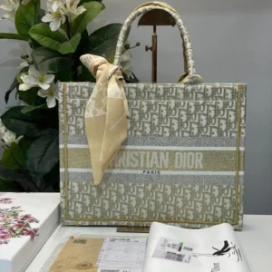 CHRISTIAN DIOR BOOK TOTE OBLIQUE EMBROIDERY