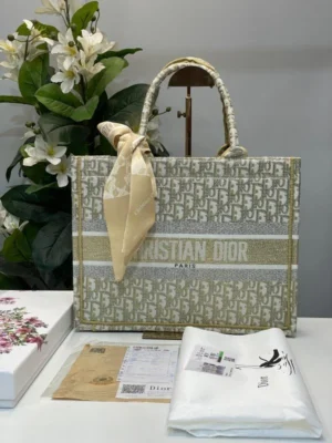 CHRISTIAN DIOR BOOK TOTE OBLIQUE EMBROIDERY