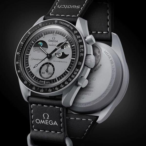 Swatch x Omega Bioceramic MoonSwatch β Mission to the Super Black Moonphase - Image 6